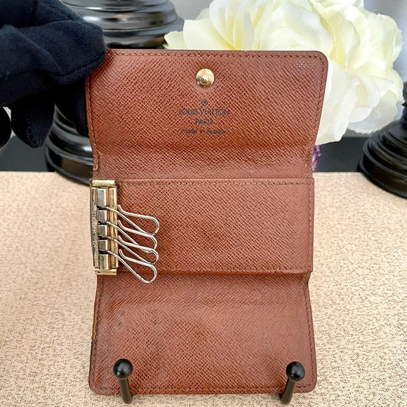 Authentic Louis Vuitton Monogram 4 Key Wallet Card Holder - Picture 5 of 16